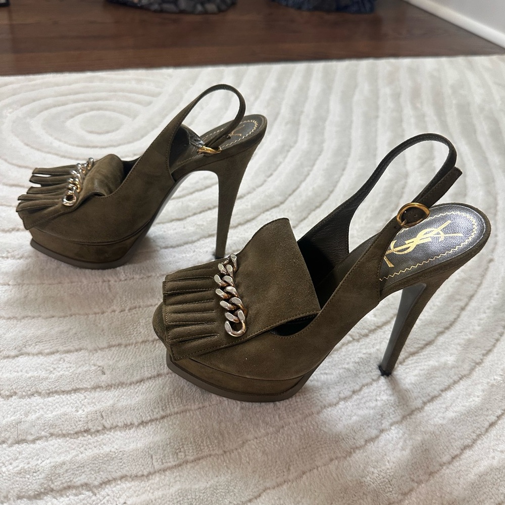 YSL Yves Saint Laurent 105 tribute khaki slingback 36.5 
Suede heels green